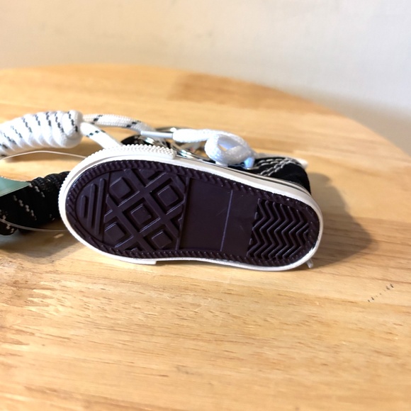 Unisex black and white sneaker maximalist key ring bag charm NWT - Picture 3 of 7